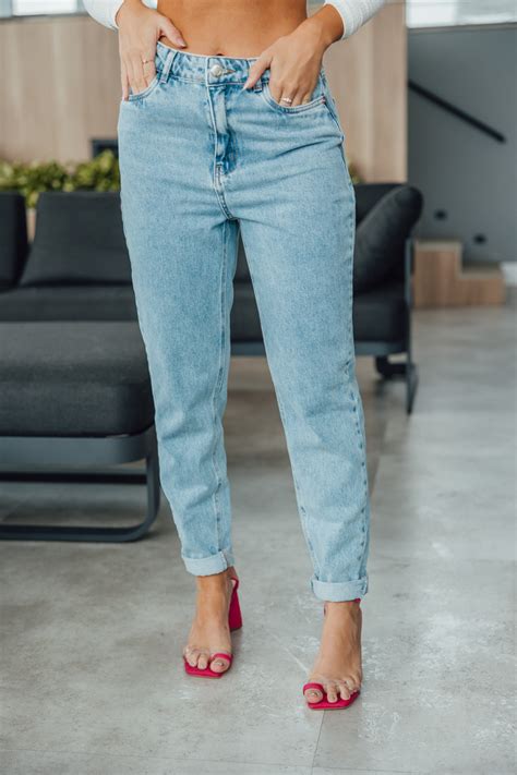 calça jeans mom